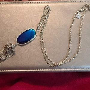 a kendra scott necklace